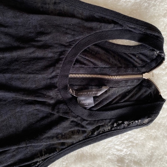 Armani Top - Picture 5 of 5